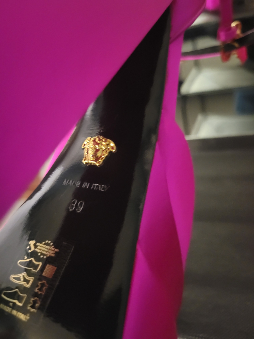 Versace Hot Pink Platform Ankle-Strap Heels NEVER WORN SIZE 39 - Picture 8 of 8